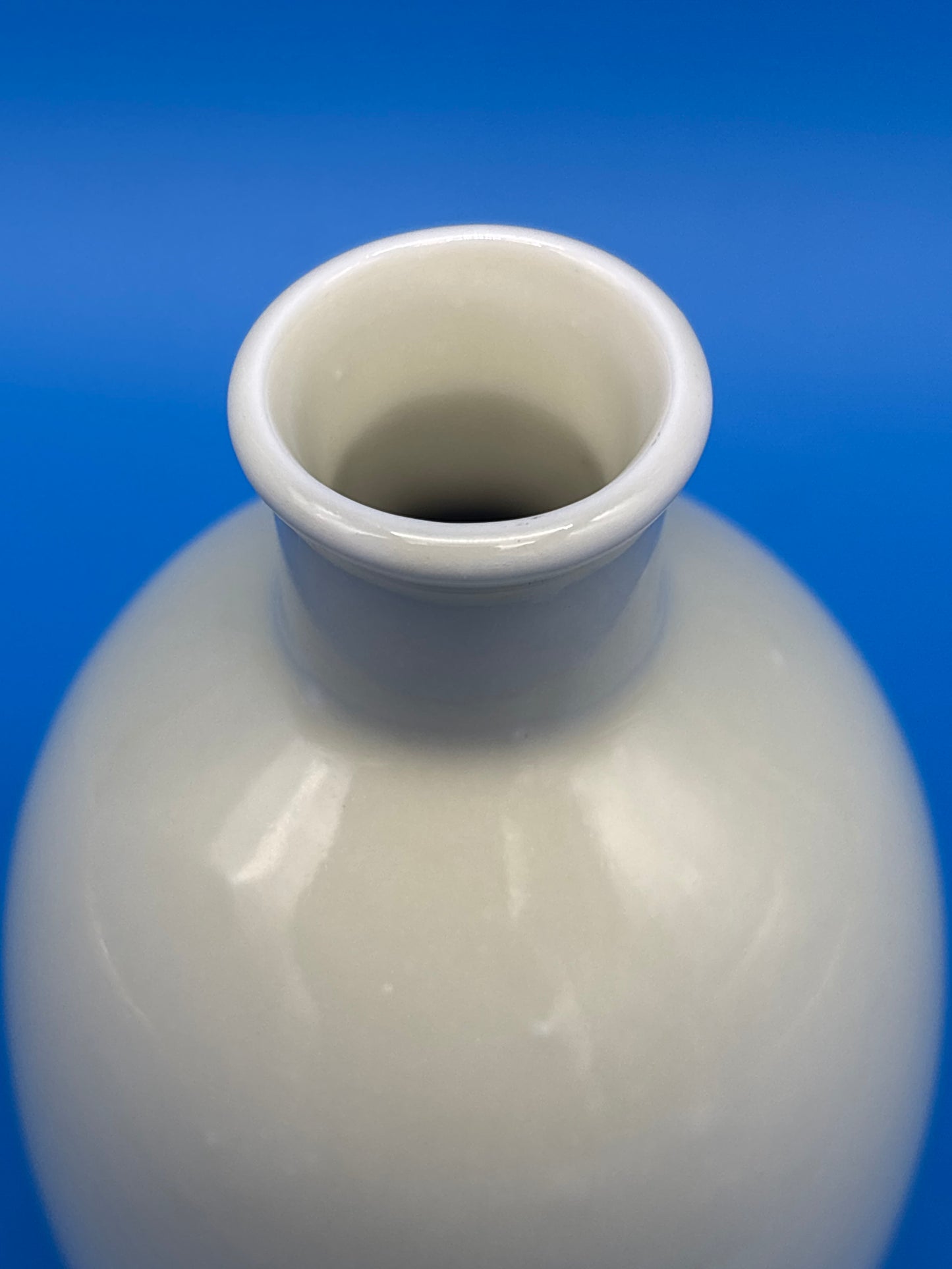 Vintage Japanese Porcelain Sake Bottle Vase Geisha Woman Playing Flute Signed 5”
