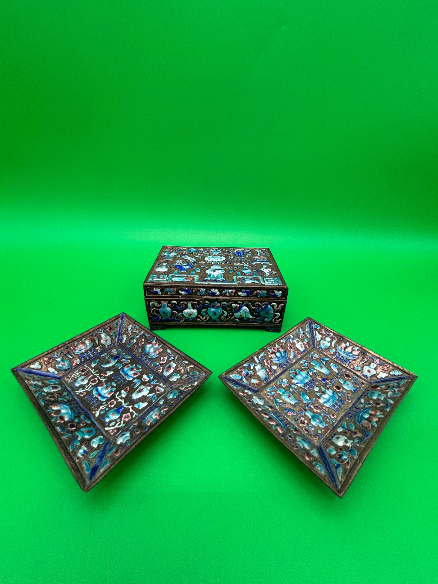 Vintage Chinese Cloisonne Enamel Jewelry Trinket Box & Matching Pair Dishes Floral Blue Brass Set