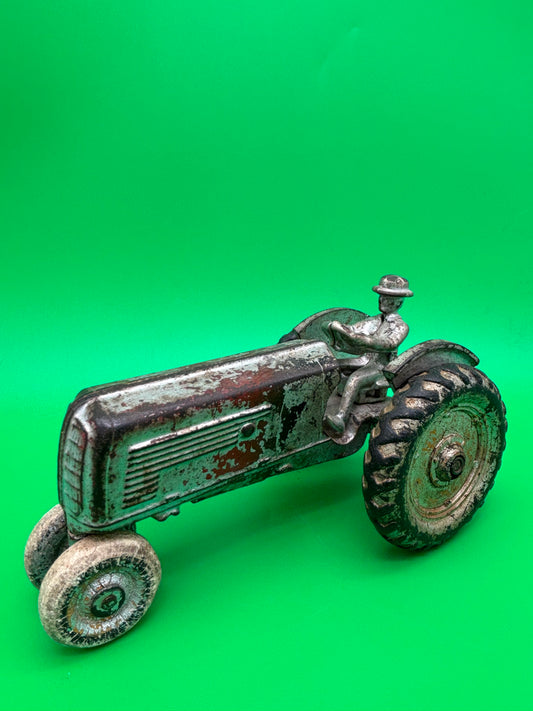 Antique Arcade Oliver 70 Row Crop Cast Iron Toy Tractor Driver 1930s Farm Toy