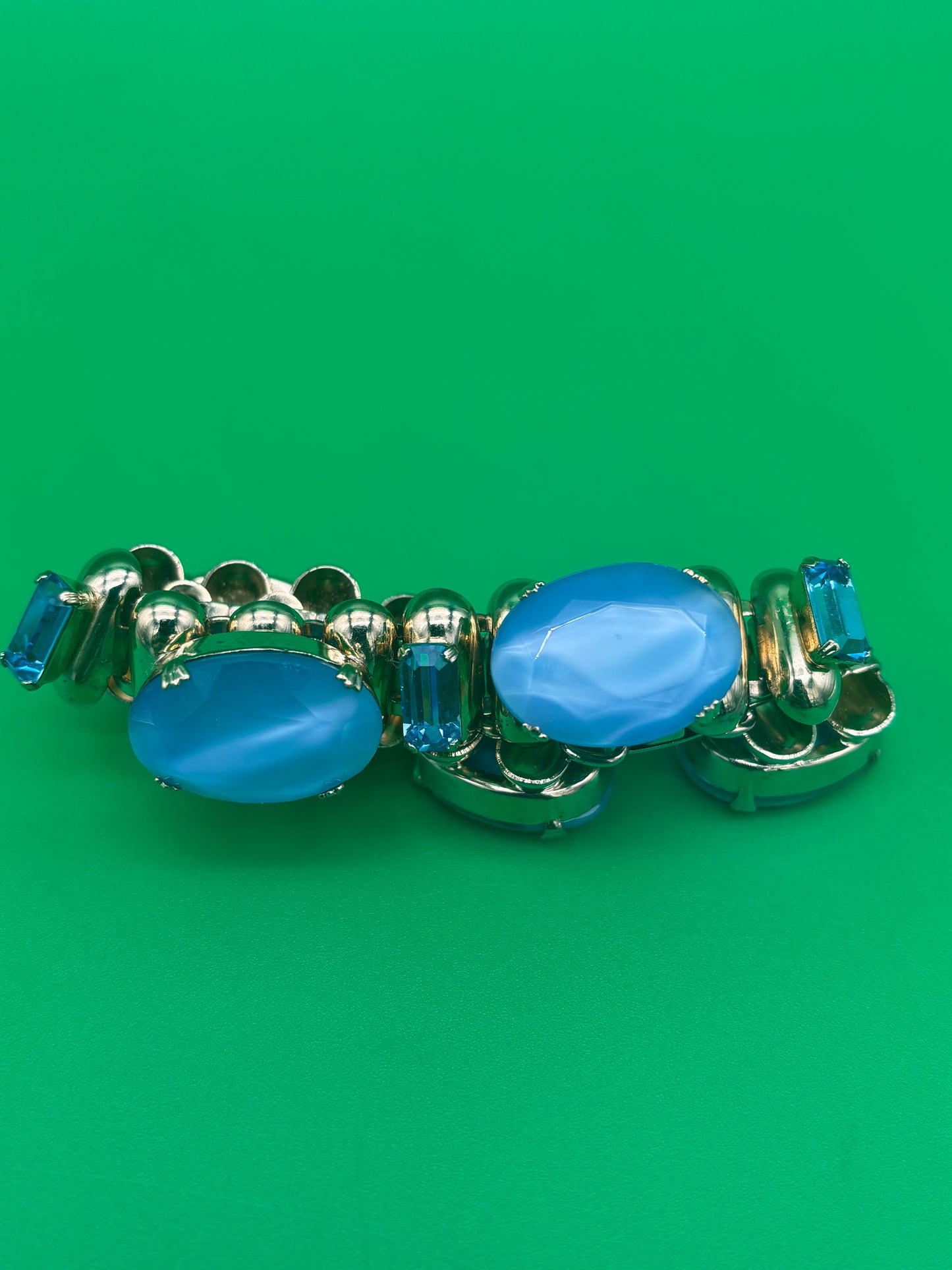 Vtg Baby Blue Rhinestone Link Goldtone Bracelet 7” Statement Costume Jewelry