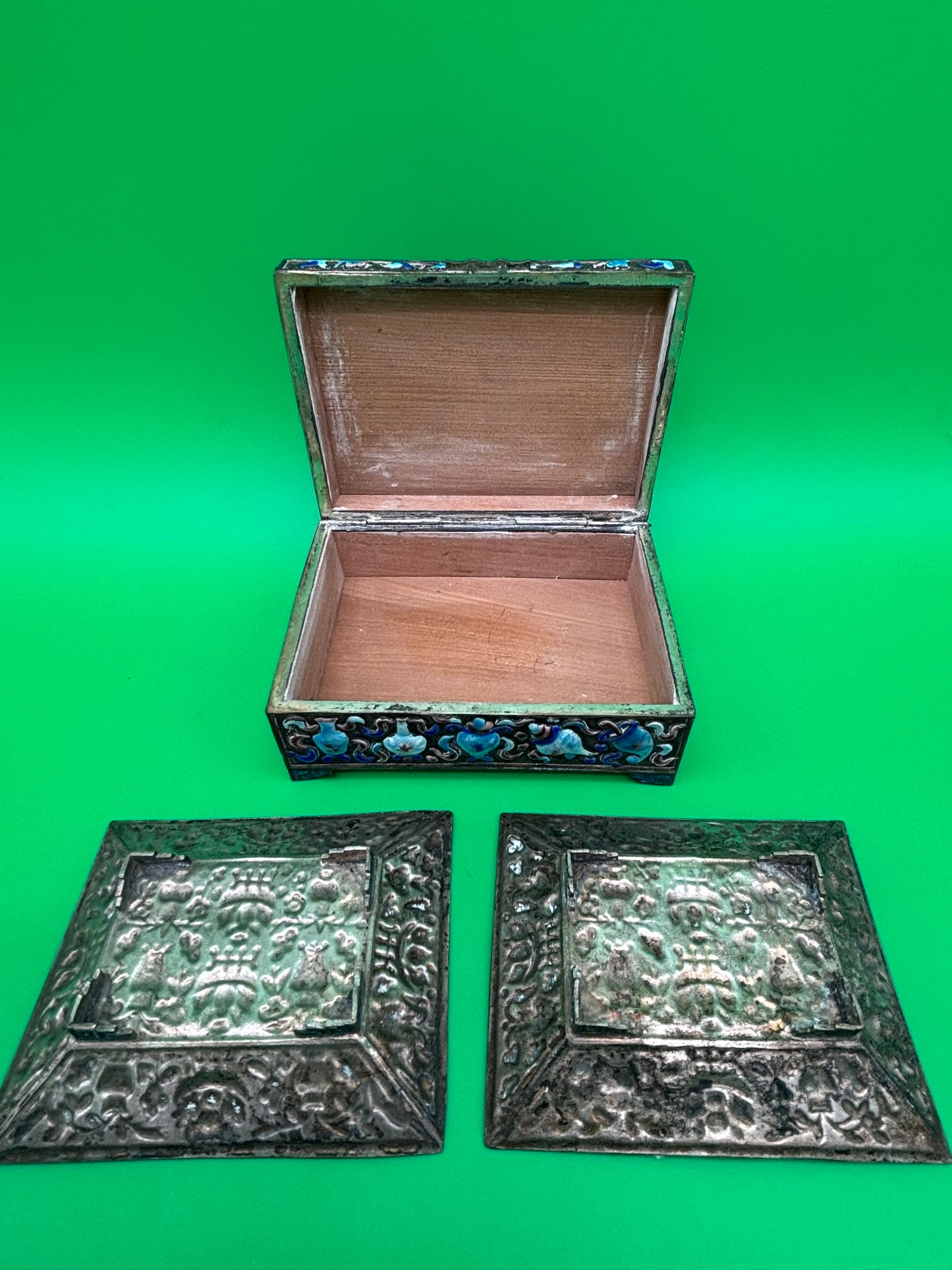 Vintage Chinese Cloisonne Enamel Jewelry Trinket Box & Matching Pair Dishes Floral Blue Brass Set