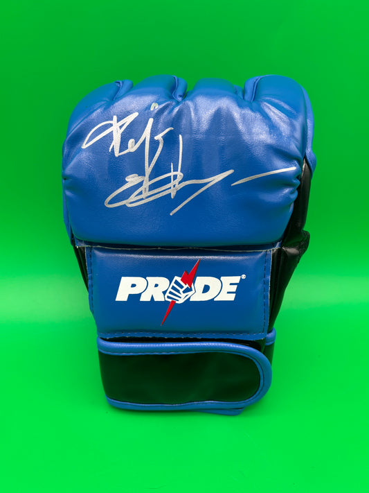 Fedor Emelianenko Signed PRIDE FC MMA Fight Glove – Beckett BAS Witnessed W010596