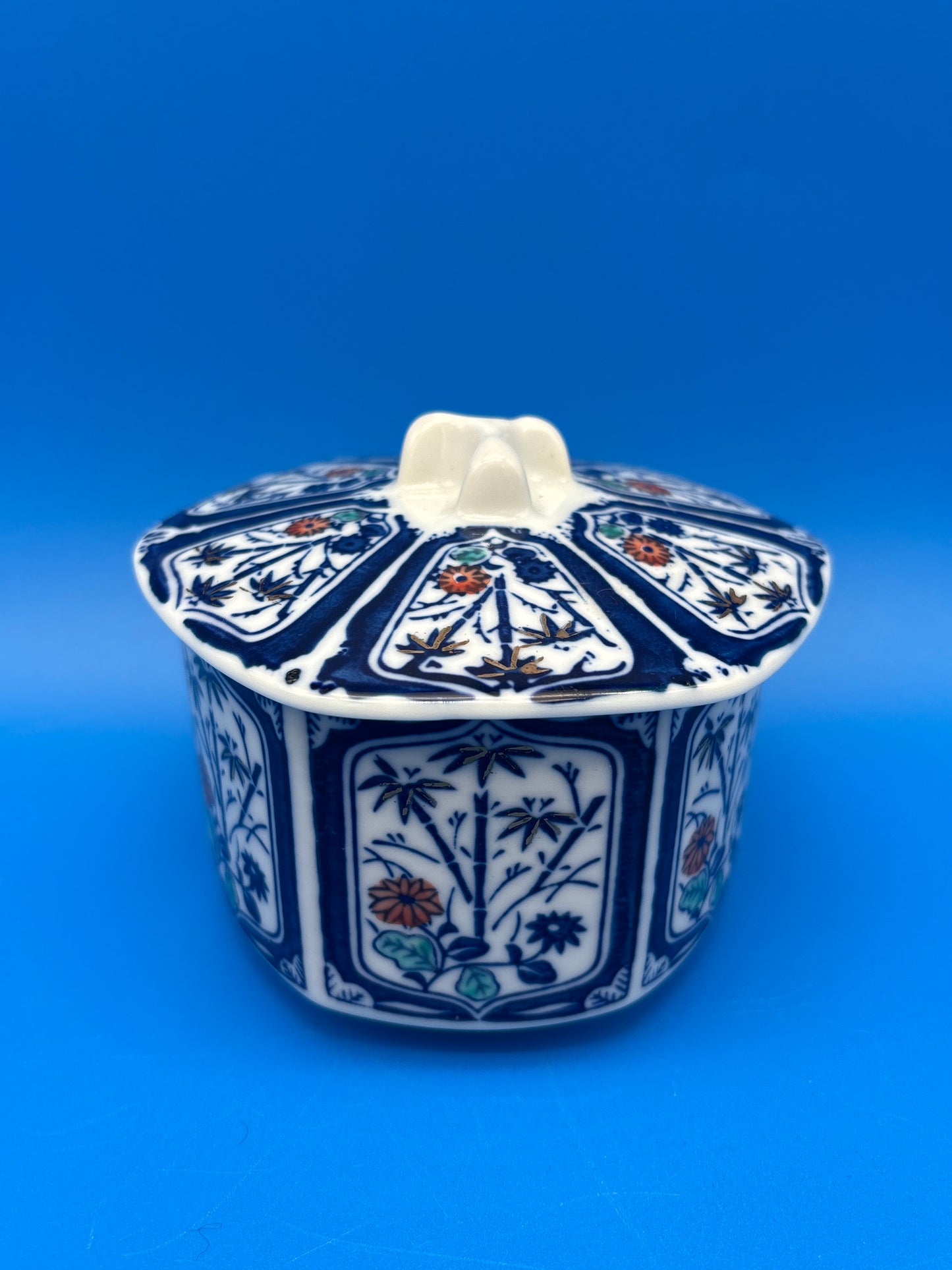 Vintage Japanese Arita Shoho Ko Imari Porcelain Lidded Bowl Blue Gold Floral