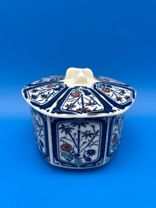 Vintage Japanese Arita Shoho Ko Imari Porcelain Lidded Bowl Blue Gold Floral