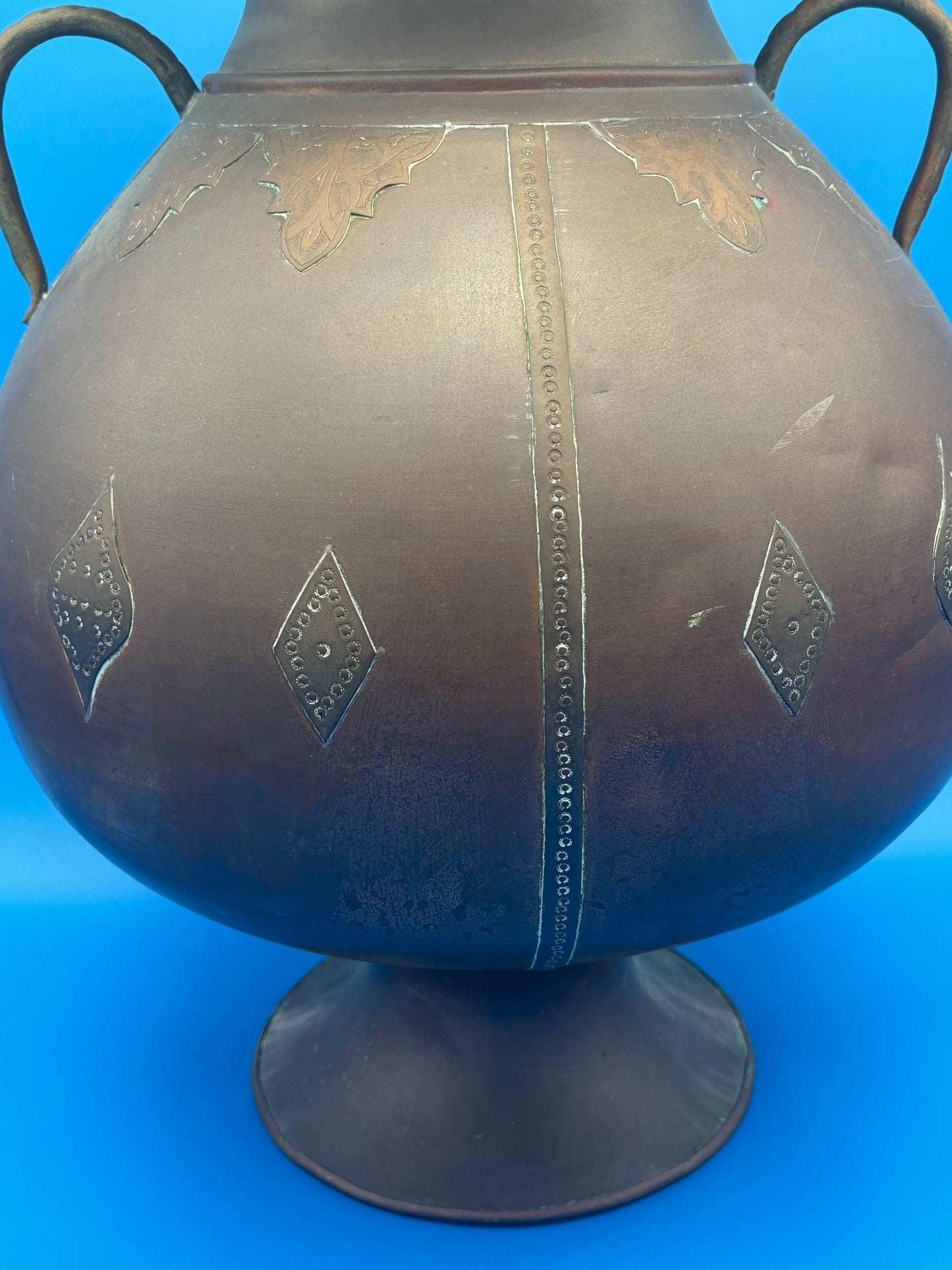 Antique Arts & Crafts Hand-Hammered Copper Urn with Riveted Seams, c. 1890–1915