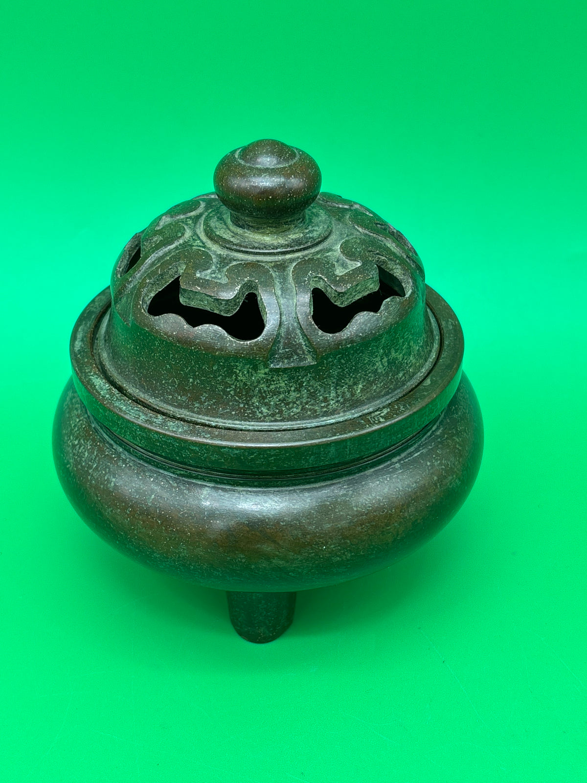 Chinese Bronze Copper Tripod Incense Burner Censer Pierced Lid Xuan Marked 4”
