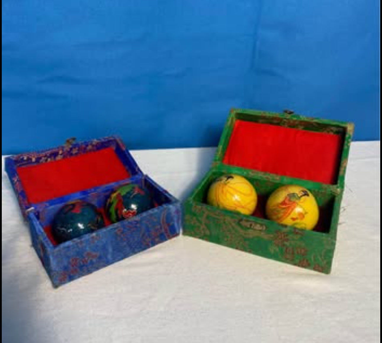 Beautiful Blue and Yellow Chinese Health Balls with Chimes