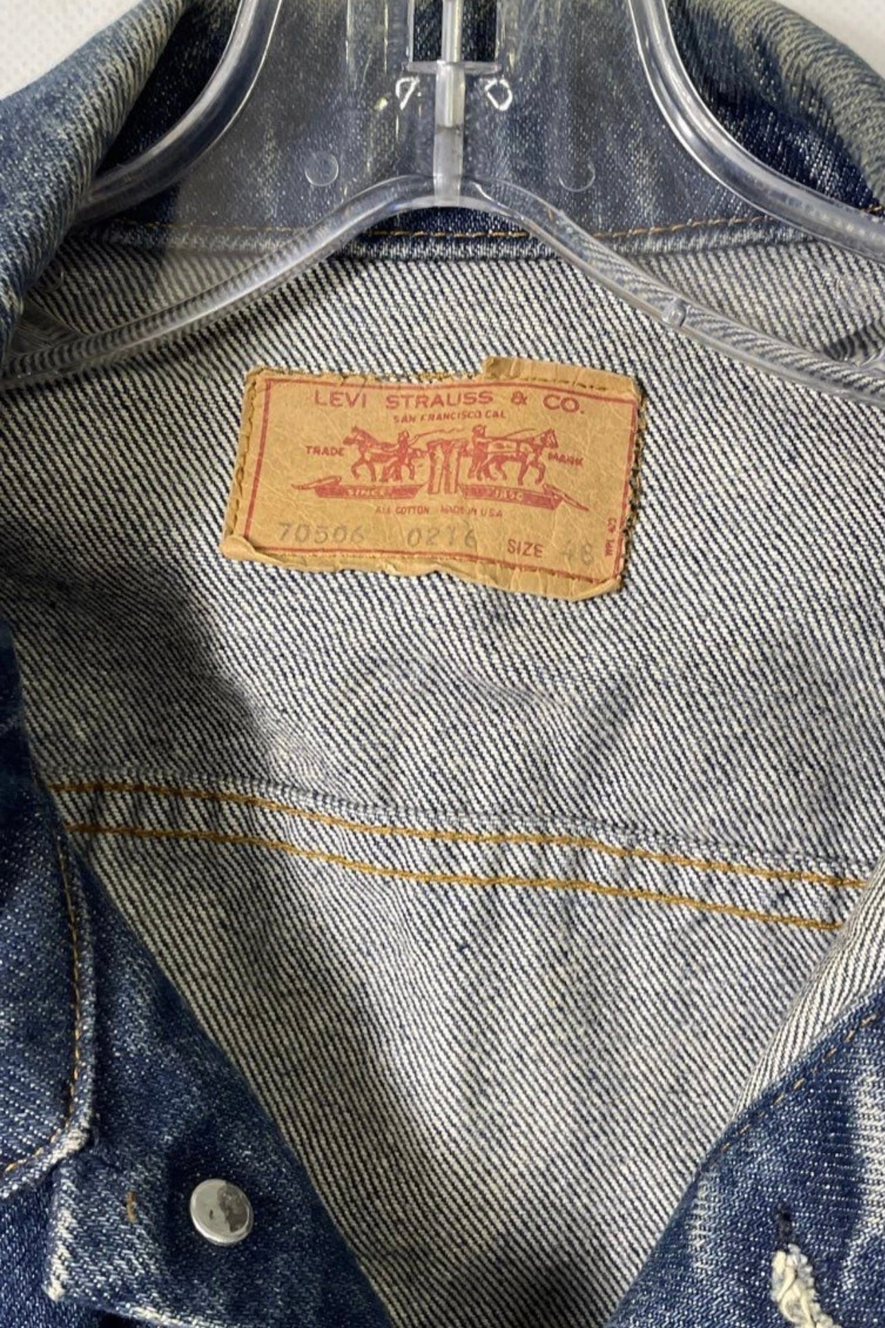 Vintage 80s Levi’s 70506-0216 Denim Trucker Jacket USA Size 36 Distressed