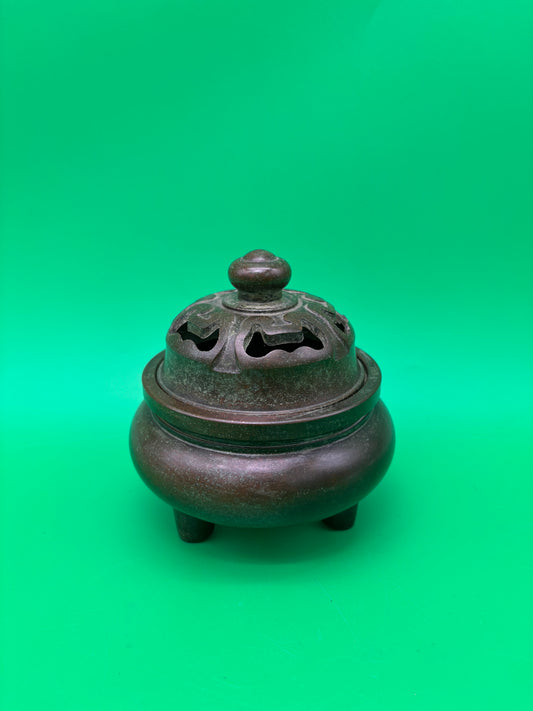 Chinese Bronze Copper Tripod Incense Burner Censer Pierced Lid Xuan Marked 4”