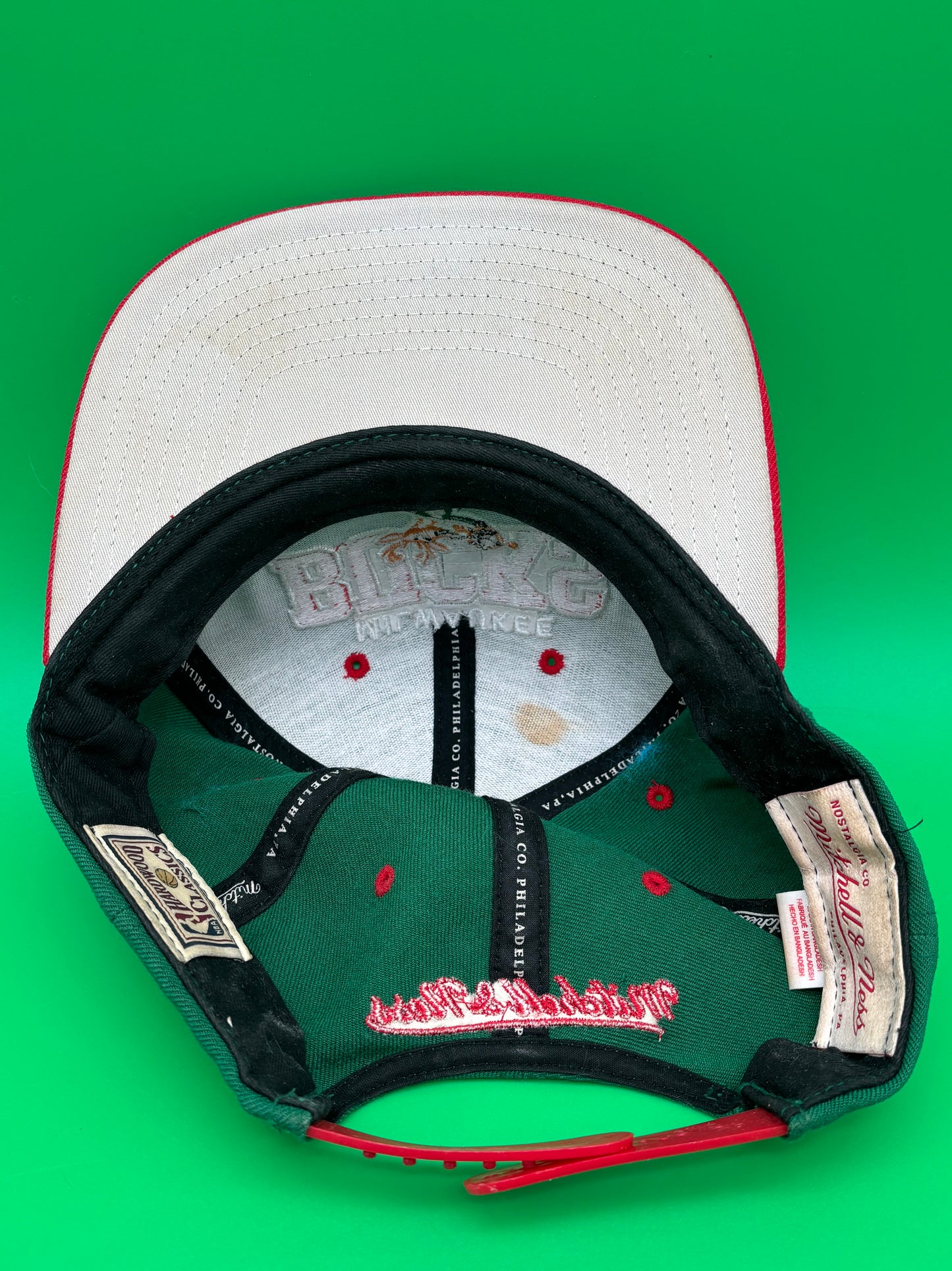 Vintage Milwaukee Bucks Mitchell And Ness SnapBack Hat