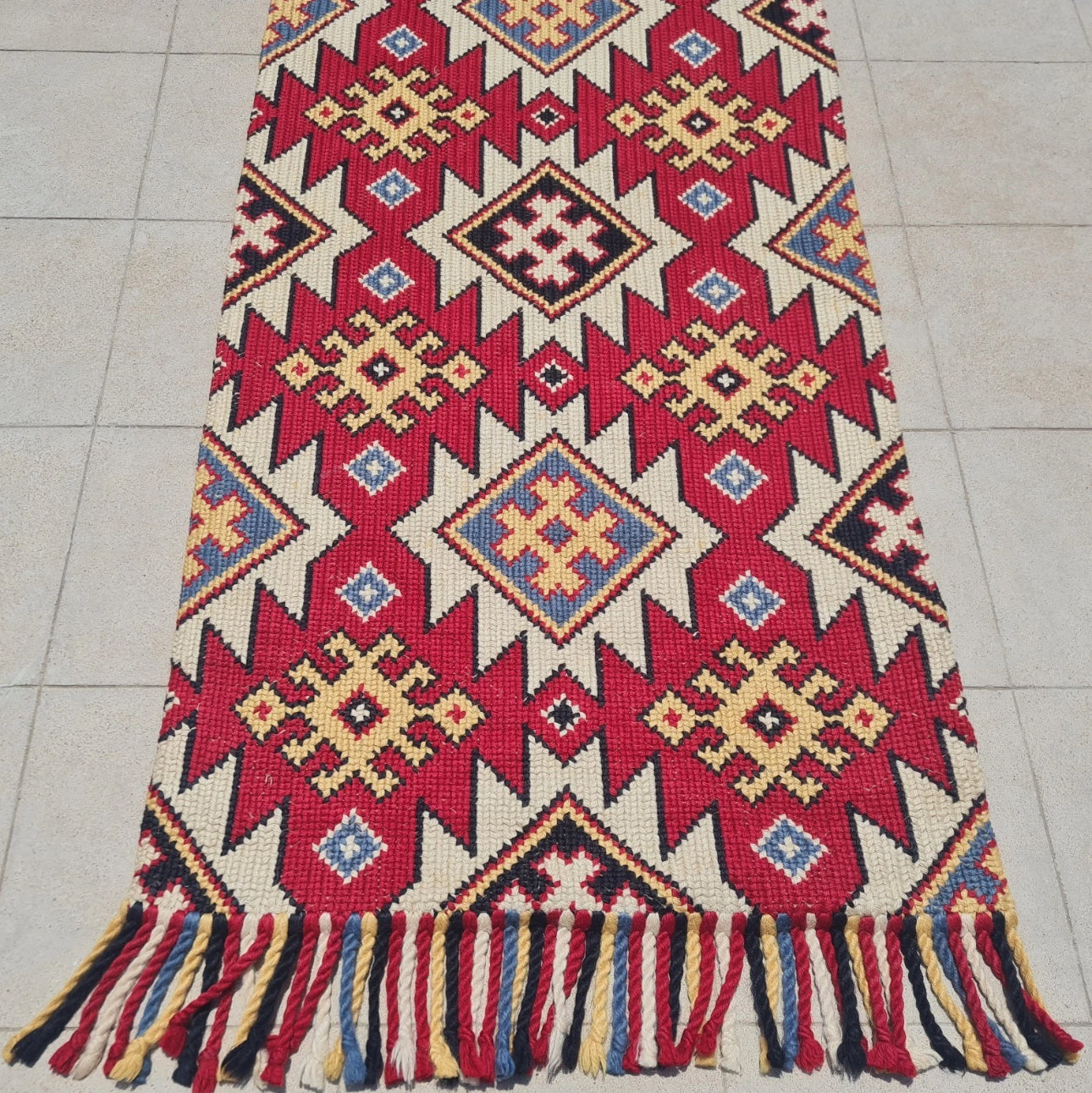 Handwoven Kilim Style Runner Rug Red Geometric Tribal Southwestern Fringe Accent Rug 5.3’ x 2.6’