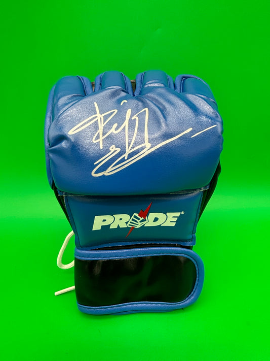 Fedor Emelianenko Autographed PRIDE FC MMA Glove Beckett BAS Witnessed W010045