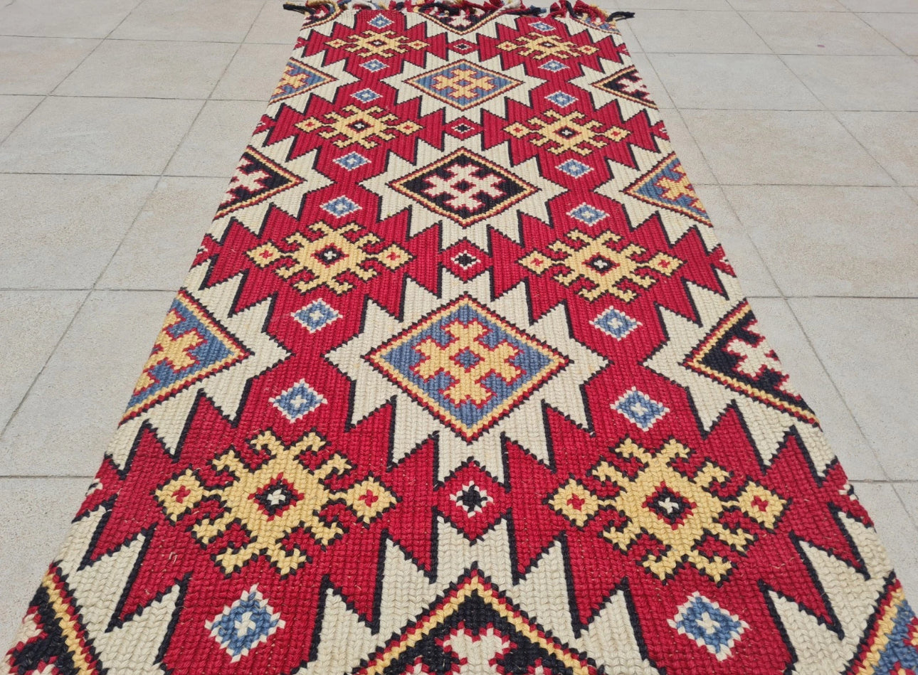 Handwoven Kilim Style Runner Rug Red Geometric Tribal Southwestern Fringe Accent Rug 5.3’ x 2.6’
