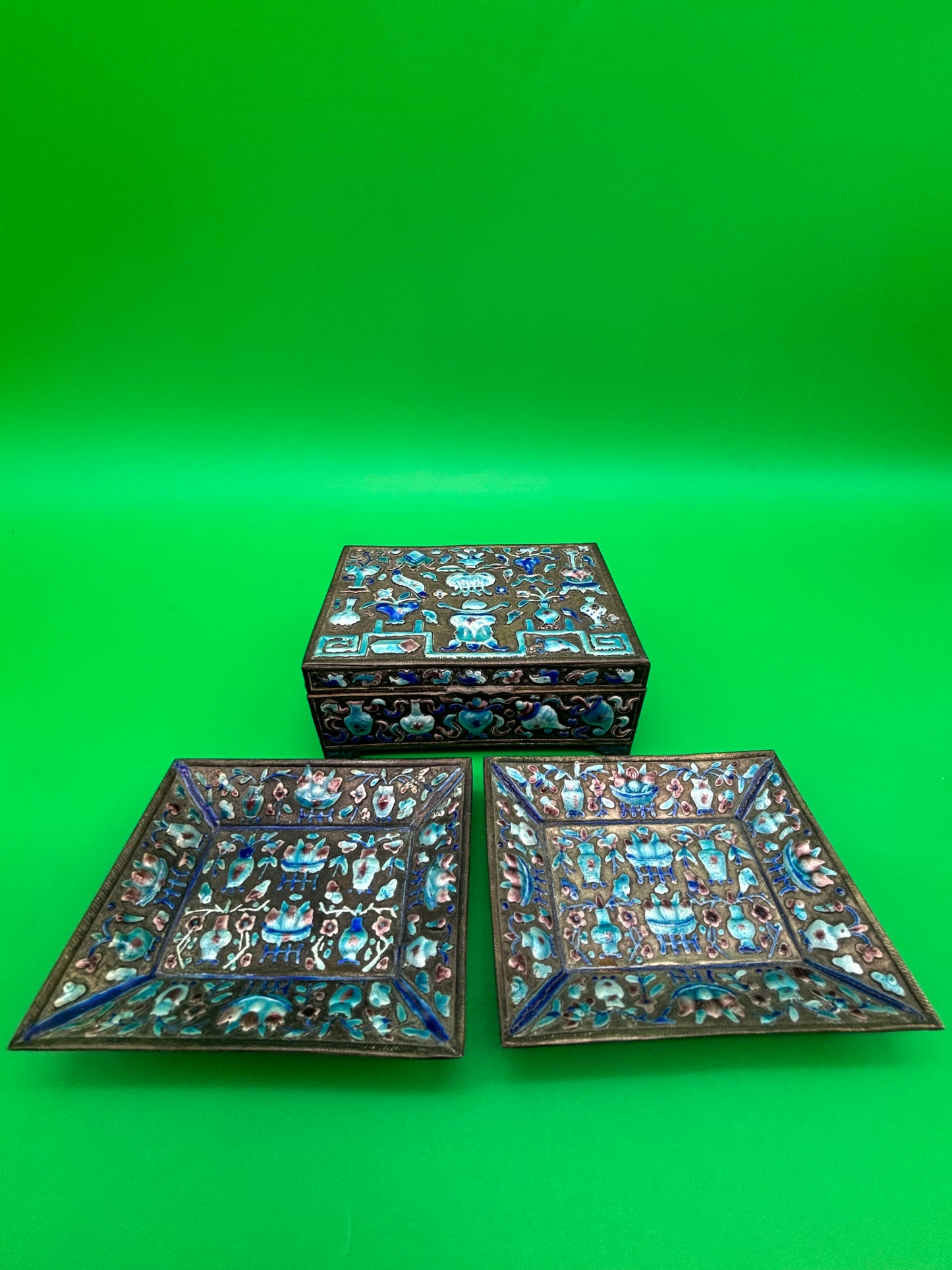 Vintage Chinese Cloisonne Enamel Jewelry Trinket Box & Matching Pair Dishes Floral Blue Brass Set