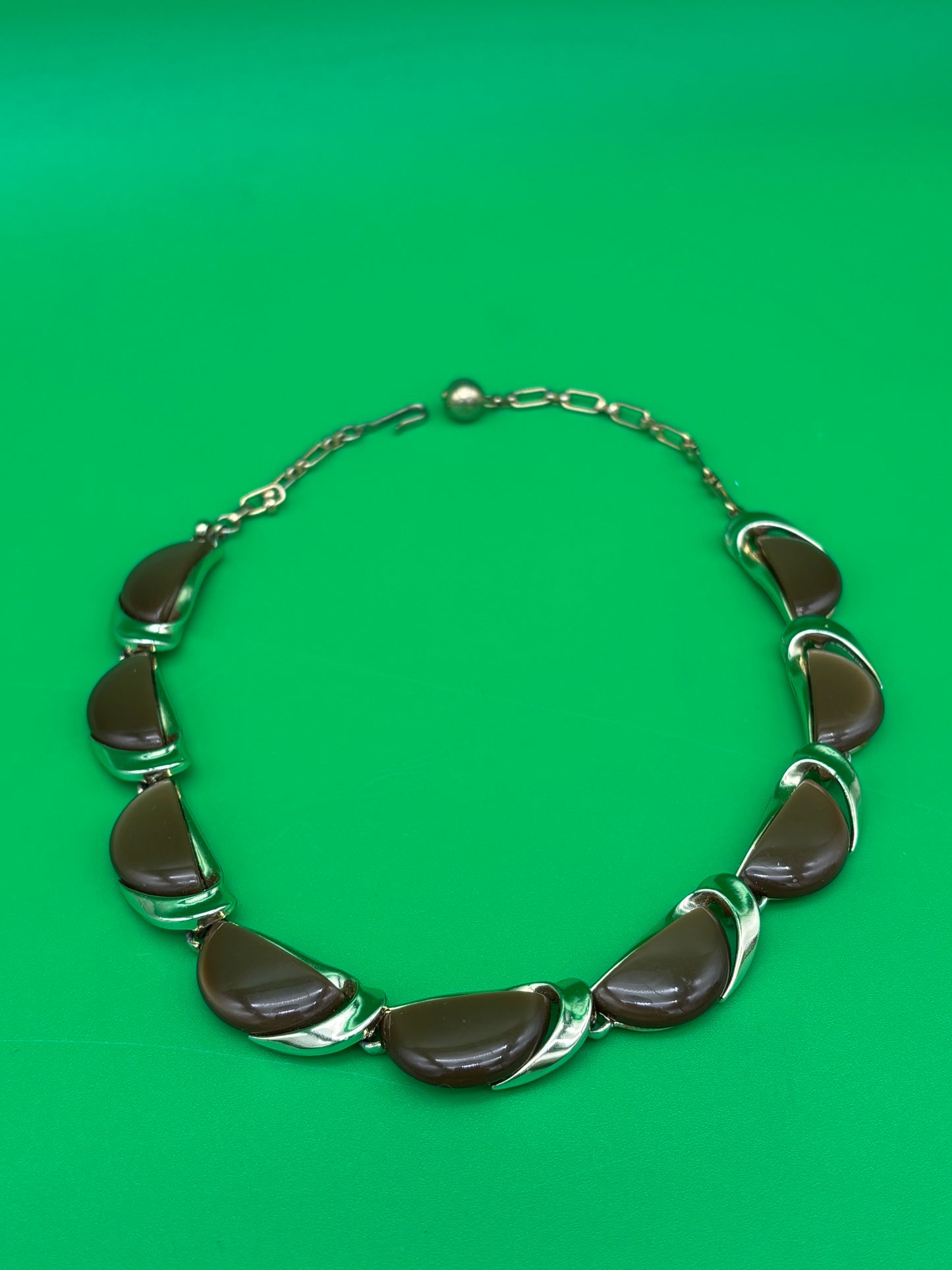 Vintage Estate Signed Lisner Brown Thermoset Gold Tone 16” Necklace G27587