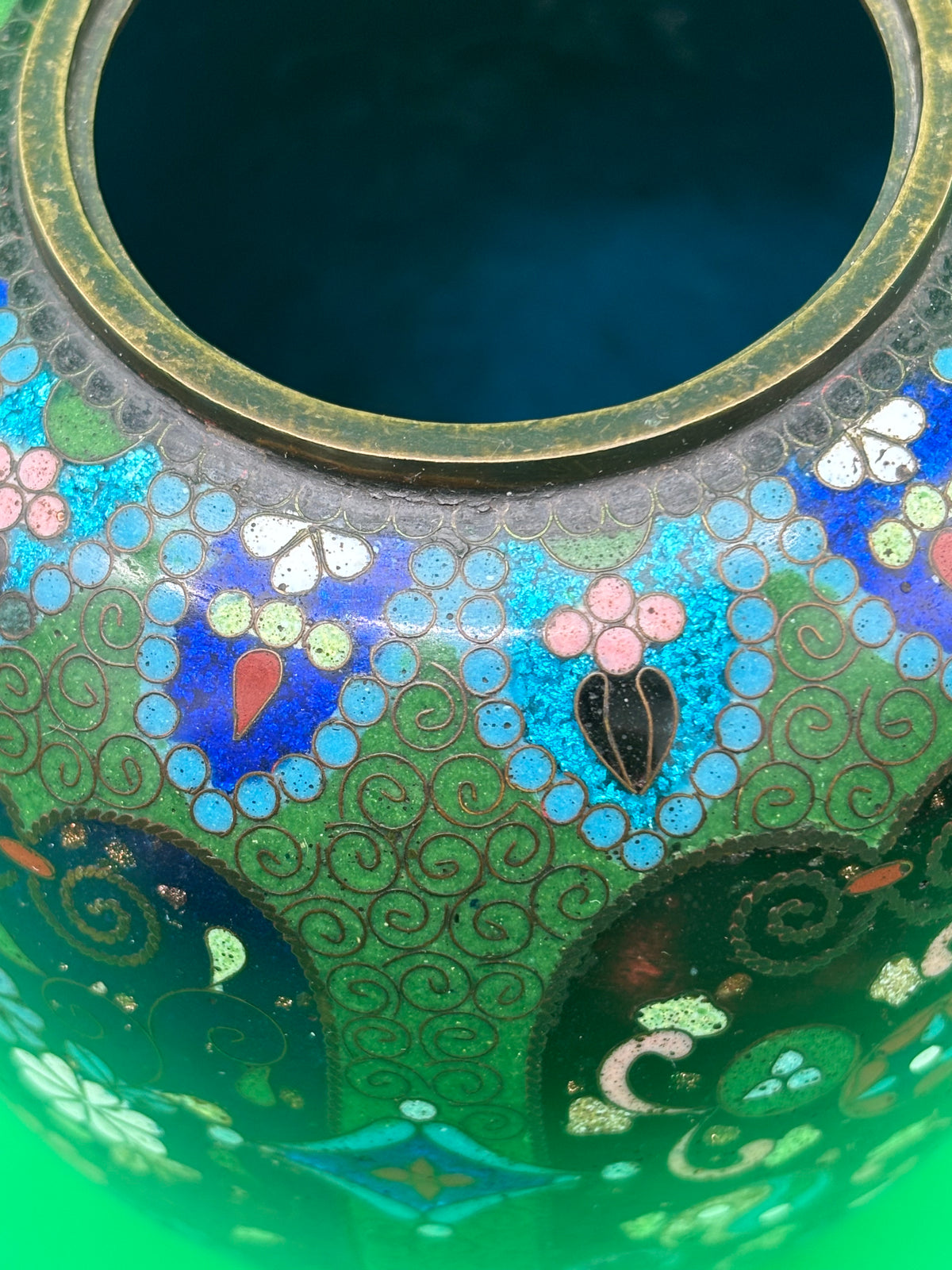 Antique Japanese Cloisonne Enamel Lidded Ginger Jar Floral Tripod Feet 6.5”