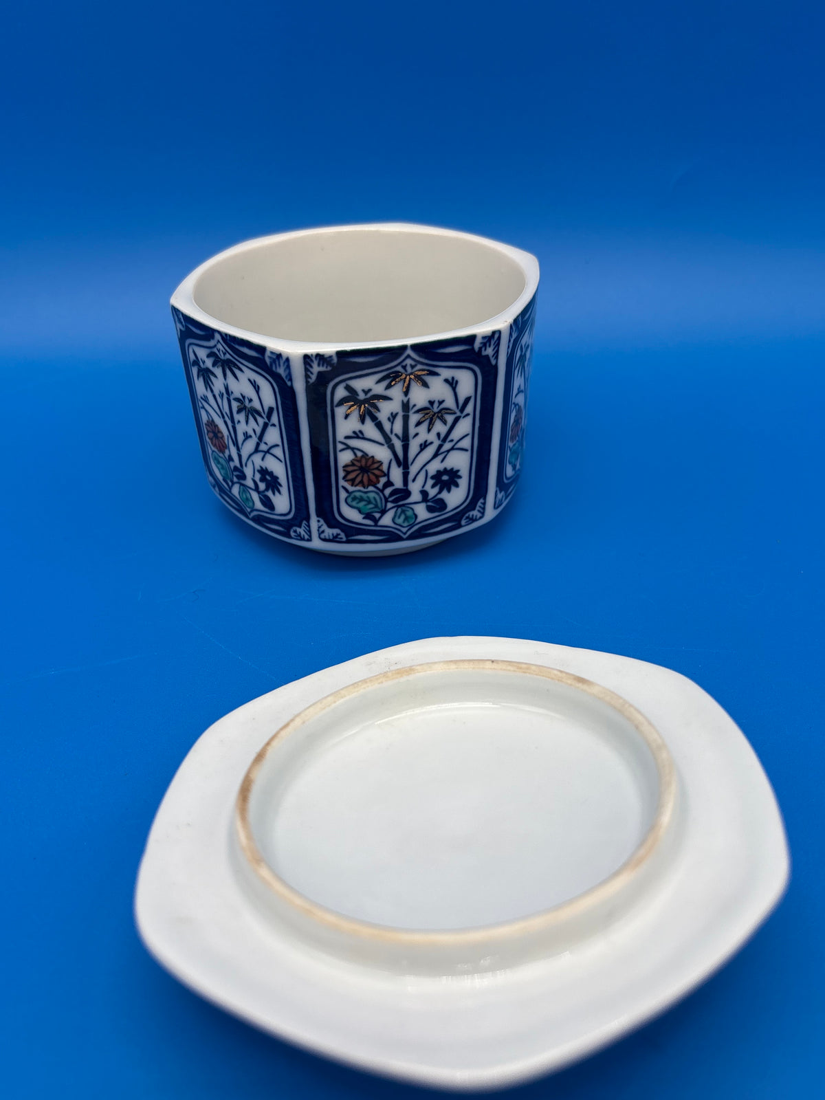 Vintage Japanese Arita Shoho Ko Imari Porcelain Lidded Bowl Blue Gold Floral