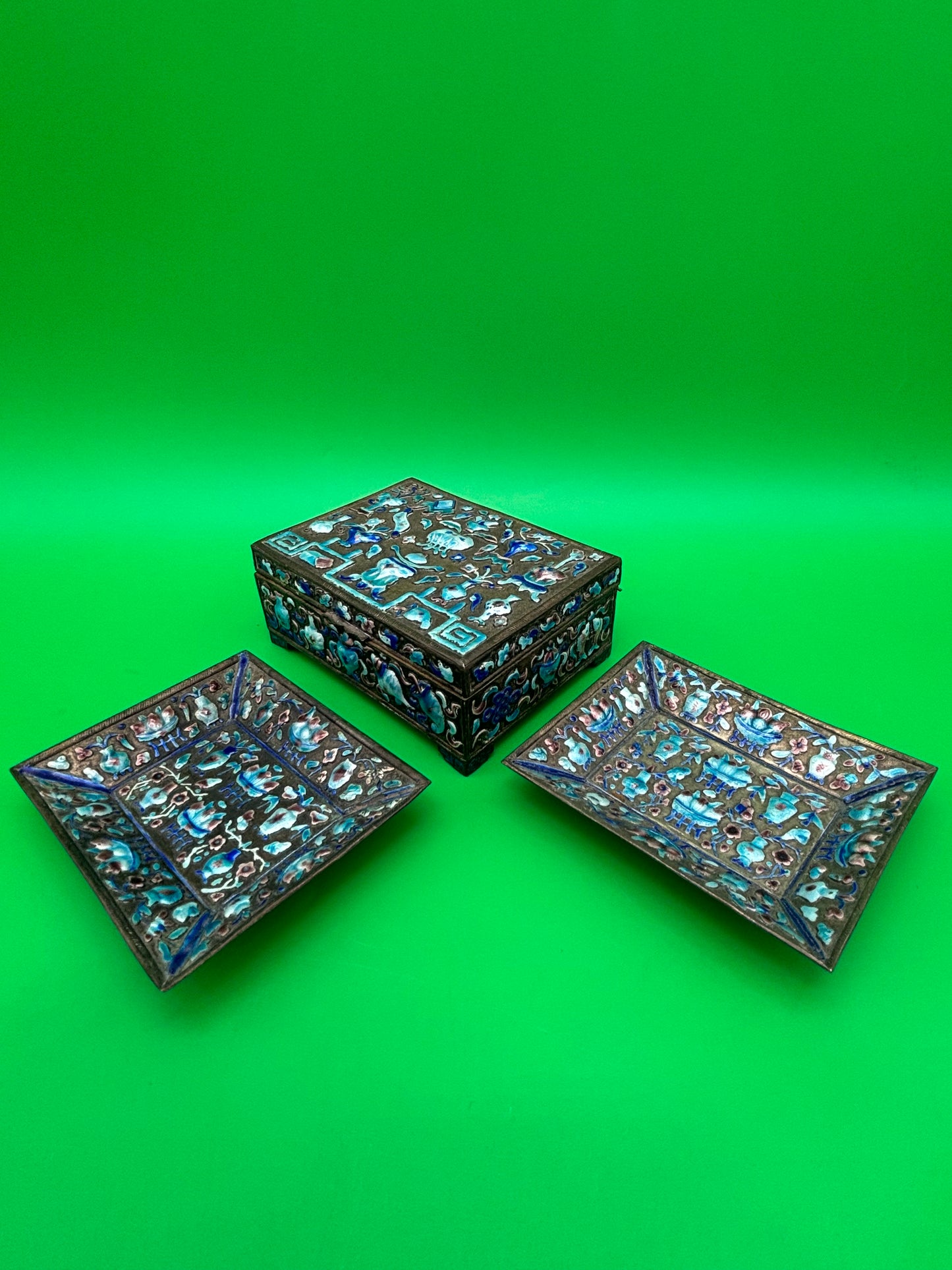 Vintage Chinese Cloisonne Enamel Jewelry Trinket Box & Matching Pair Dishes Floral Blue Brass Set