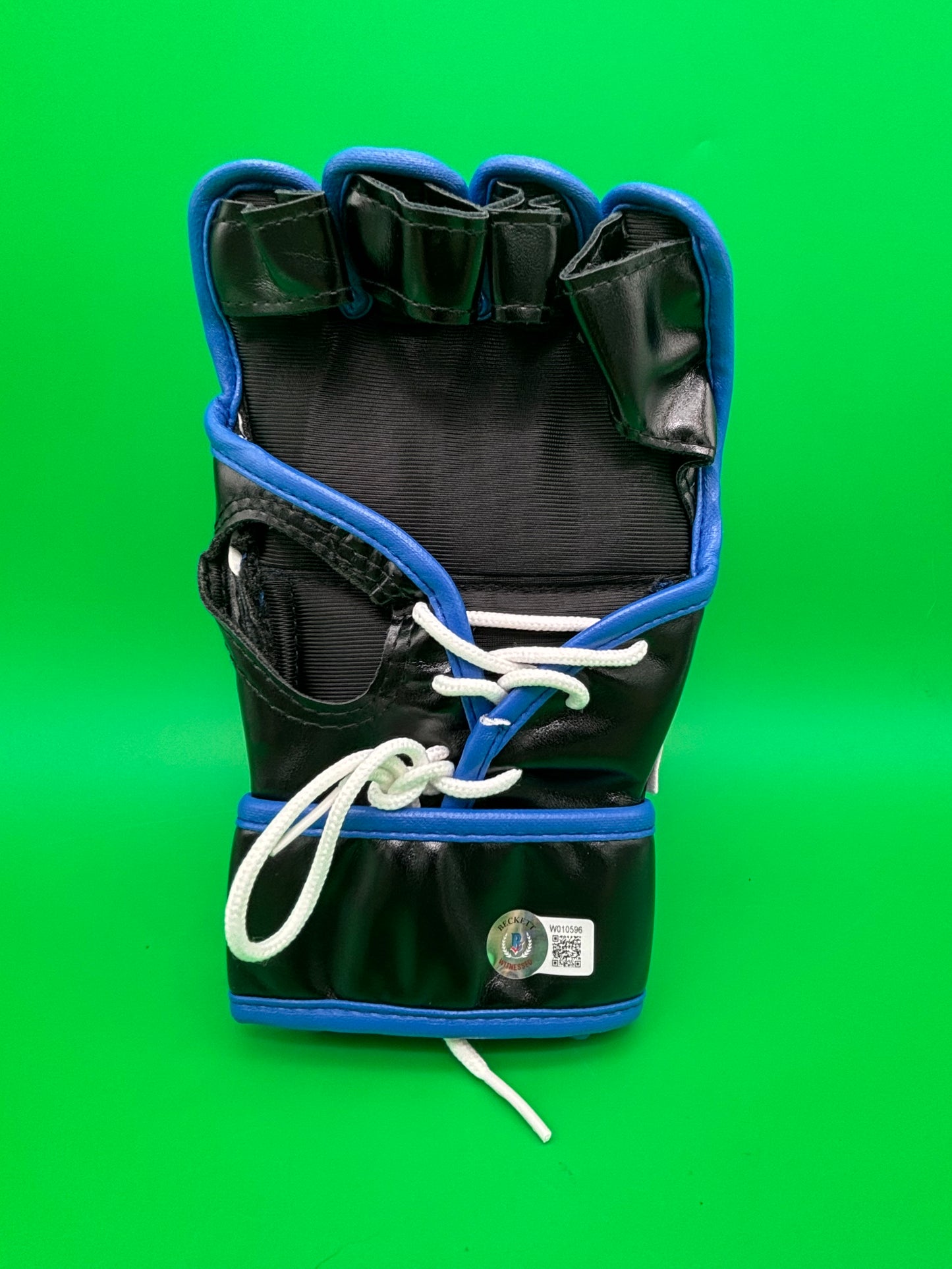 Fedor Emelianenko Signed PRIDE FC MMA Fight Glove – Beckett BAS Witnessed W010596