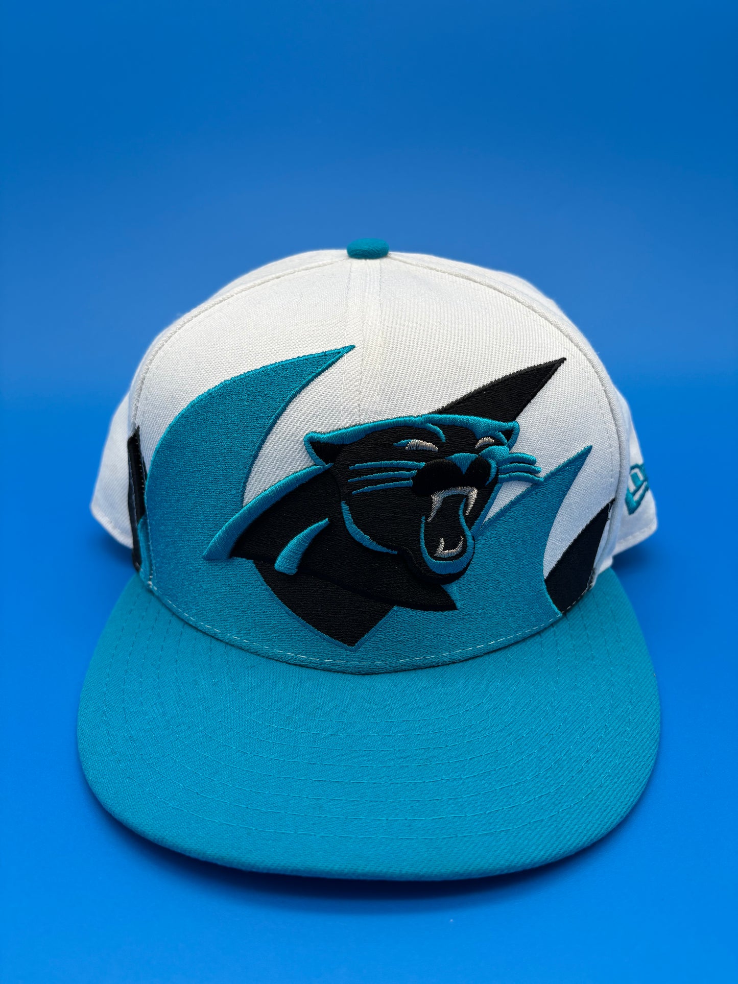 Vintage New Era 9Fifty NFL Carolina Panthers Shark Tooth Snapback Hat