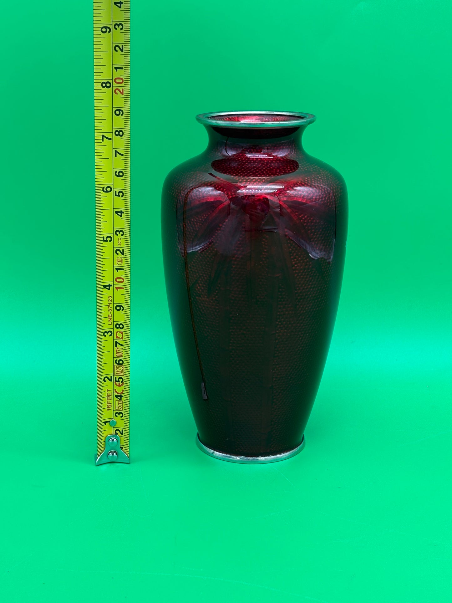 Beautiful 7 1/8'' Showa Japanese Red Gimbari Cloisonne Enamel Floral Rose Vase