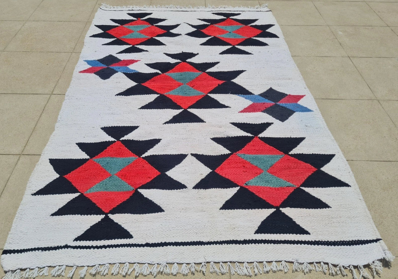 Hand Knotted Julkrus Kilim Area Rug – 4’7” x 2’11” – Vintage Geometric Wool Rug – Tribal Flat Weave