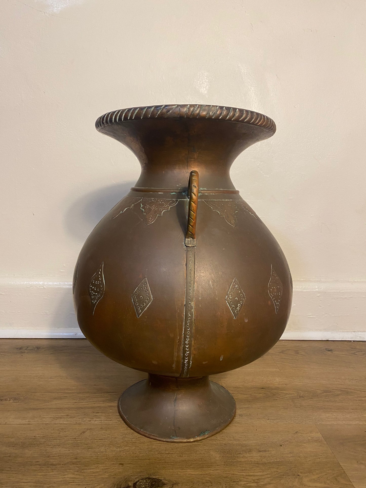 Antique Arts & Crafts Hand-Hammered Copper Urn with Riveted Seams, c. 1890–1915