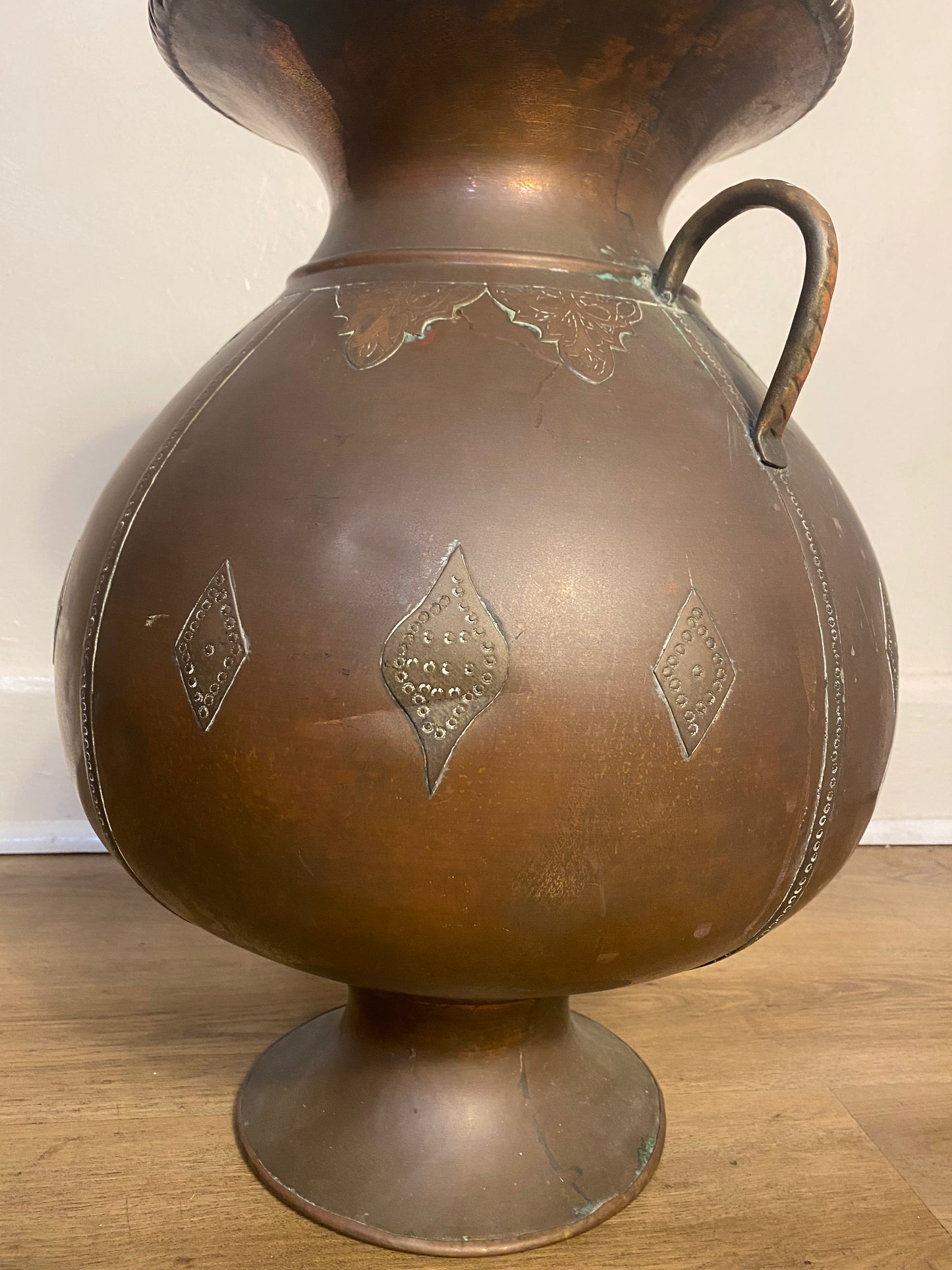 Antique Arts & Crafts Hand-Hammered Copper Urn with Riveted Seams, c. 1890–1915