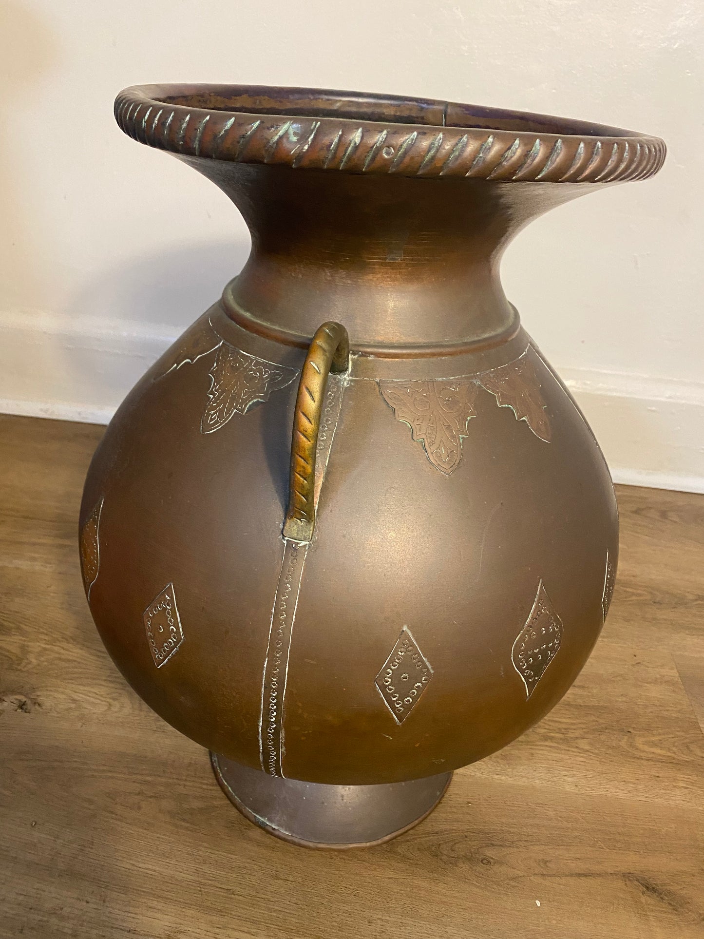 Antique Arts & Crafts Hand-Hammered Copper Urn with Riveted Seams, c. 1890–1915