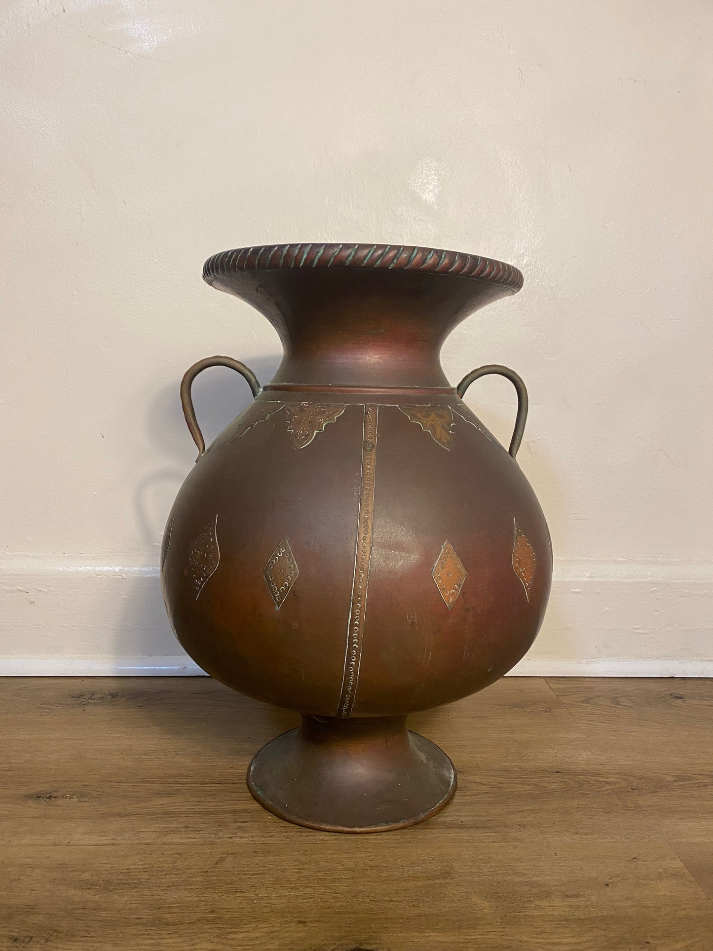 Antique Arts & Crafts Hand-Hammered Copper Urn with Riveted Seams, c. 1890–1915